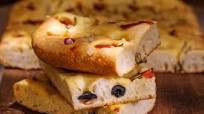 Focaccia mit Oliven Focaccia mit Oliven