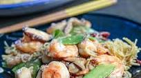 Stir Fried Garlic Noodles With Shrimp and Scallops Stir Fried Garlic Noodles With Shrimp and Scallops