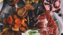 How to make a Charcuterie Board How to make a Charcuterie Board
