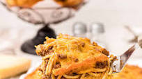 Easy Baked Spaghetti with Cheddar Cheese Easy Baked Spaghetti with Cheddar Cheese