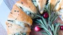 Spinach Artichoke Christmas Wreath Spinach Artichoke Christmas Wreath