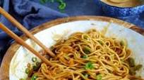 Hot Dry Noodles (Re Gan Mian, 热干面) Hot Dry Noodles (Re Gan Mian, 热干面)