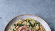 Pan-fried duck breast with creamy white beans Pan-fried duck breast with creamy white beans
