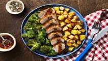 Honey-Glazed Pork Tenderloin with Roasted Potatoes and Broccoli Honey-Glazed Pork Tenderloin with Roasted Potatoes and Broccoli
