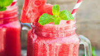 Watermelon Smoothie with Strawberries Watermelon Smoothie with Strawberries