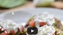 Tostadas de nopales con frijoles Tostadas de nopales con frijoles