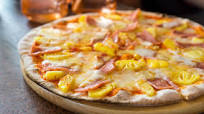 LEBANESE BREAD HAM & PINEAPPLE PIZZA LEBANESE BREAD HAM & PINEAPPLE PIZZA
