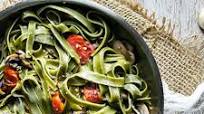 Spinach Fettuccine with Mushrooms and Cherry Tomatoes Spinach Fettuccine with Mushrooms and Cherry Tomatoes