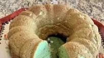 Easy Pistachio Bundt Cake Easy Pistachio Bundt Cake