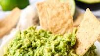 The BEST 4 Ingredient Guacamole with No Cilantro The BEST 4 Ingredient Guacamole with No Cilantro