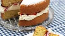 Strawberries and Cream Victoria Sponge Cake Strawberries and Cream Victoria Sponge Cake