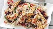 (Rest/Easy Training Lunch) Griddled chicken with quinoa Greek salad (Rest/Easy Training Lunch) Griddled chicken with quinoa Greek salad