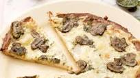 Keto white pizza with mushrooms and pesto Keto white pizza with mushrooms and pesto