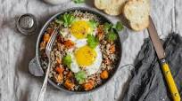 Roasted Sweet Potato, Quinoa and Fried Egg Lunch bowl Roasted Sweet Potato, Quinoa and Fried Egg Lunch bowl