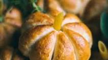 VEGAN Pumpkin Shaped Rolls VEGAN Pumpkin Shaped Rolls