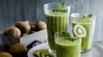 Kiwi, mint and pineapple smoothies Kiwi, mint and pineapple smoothies