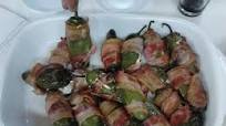 Chiles Jalapeños Rellenos de Atún Envueltos en Tocino Chiles Jalapeños Rellenos de Atún Envueltos en Tocino