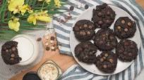 Mrs. Fields Famous Triple Chocolate Cookies (Copycat) Recipe Mrs. Fields Famous Triple Chocolate Cookies (Copycat) Recipe