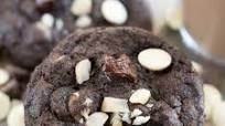 Double Chocolate Macadamia Nut Cookies Double Chocolate Macadamia Nut Cookies