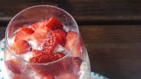 Low Carb Yogurt Parfait with Strawberries, Flax, and Chia Seeds Low Carb Yogurt Parfait with Strawberries, Flax, and Chia Seeds