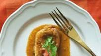 Chiles Rellenos (Fried Chilis stuffed with Cheese) Chiles Rellenos (Fried Chilis stuffed with Cheese)