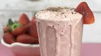 PB & Chocolate Strawberry Protein Smoothie (4-ingredients) PB & Chocolate Strawberry Protein Smoothie (4-ingredients)
