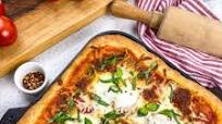 Cast Iron Margherita Pizza Cast Iron Margherita Pizza