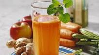 Apple and Carrot Juice with Ginger Apple and Carrot Juice with Ginger