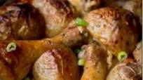 One Pan Meal {Baked Chicken Drumsticks and Potatoes} One Pan Meal {Baked Chicken Drumsticks and Potatoes}
