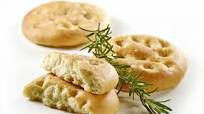 La ricetta della focaccia alta e soffice fatta in casa La ricetta della focaccia alta e soffice fatta in casa