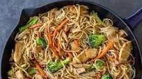 Chicken Lo Mein (Crazy Easy) Chicken Lo Mein (Crazy Easy)