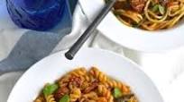 Italian Sausage Pasta (with Fusilli or Zucchini Noodles) Italian Sausage Pasta (with Fusilli or Zucchini Noodles)