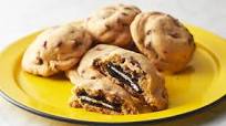 Oreo-Stuffed Chocolate Chip Cookies Oreo-Stuffed Chocolate Chip Cookies
