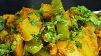 Simla Mirch Aur Aloo Simla Mirch Aur Aloo