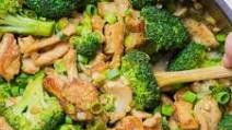 Chinese Chicken and Broccoli Stir Fry (Whole30, Keto) Chinese Chicken and Broccoli Stir Fry (Whole30, Keto)