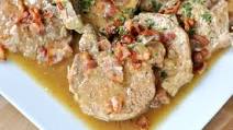 Smothered Pork Chops {Slow Cooker} Smothered Pork Chops {Slow Cooker}
