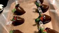 How to Make Alcohol‐Infused Chocolate‐Covered Strawberries How to Make Alcohol‐Infused Chocolate‐Covered Strawberries