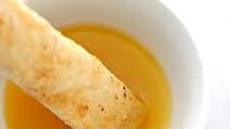 Easy Garlic Parmesan Breadsticks with Garlic Dipping Sauce Easy Garlic Parmesan Breadsticks with Garlic Dipping Sauce