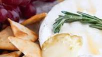 Easy Baked Brie with Honey Easy Baked Brie with Honey