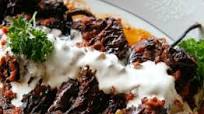 Chiles chipotle rellenos de frijoles con crema Chiles chipotle rellenos de frijoles con crema