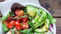 Avocado Caprese Salad with Grilled Chicken Avocado Caprese Salad with Grilled Chicken