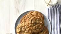 Big & Buttery Chocolate Chip Cookies Big & Buttery Chocolate Chip Cookies