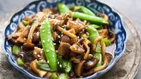 Mushroom Stir-Fry With Peas Mushroom Stir-Fry With Peas