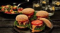 Sweet and Spicy Burger with Summer Salad Sweet and Spicy Burger with Summer Salad