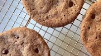 Thin and Crispy Chocolate Chip Cookies (Just like Tate's!) Thin and Crispy Chocolate Chip Cookies (Just like Tate's!)