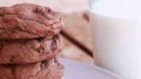 SUPER SOFT DOUBLE CHOCOLATE CHIP PUDDING COOKIE SUPER SOFT DOUBLE CHOCOLATE CHIP PUDDING COOKIE