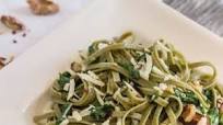 Spinach Fettuccine with Arugula and Tomatoes Spinach Fettuccine with Arugula and Tomatoes