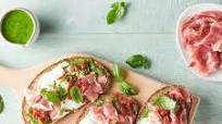 Bruschettas à la burrata et proscuitto Bruschettas à la burrata et proscuitto