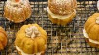 Simple Mini Spiced Pumpkin Cakes Simple Mini Spiced Pumpkin Cakes