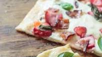 Strawberry Bacon Flatbread Pizza Strawberry Bacon Flatbread Pizza